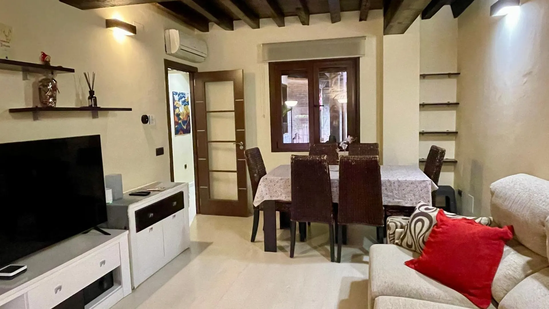 El Patio De Toledo Apartment