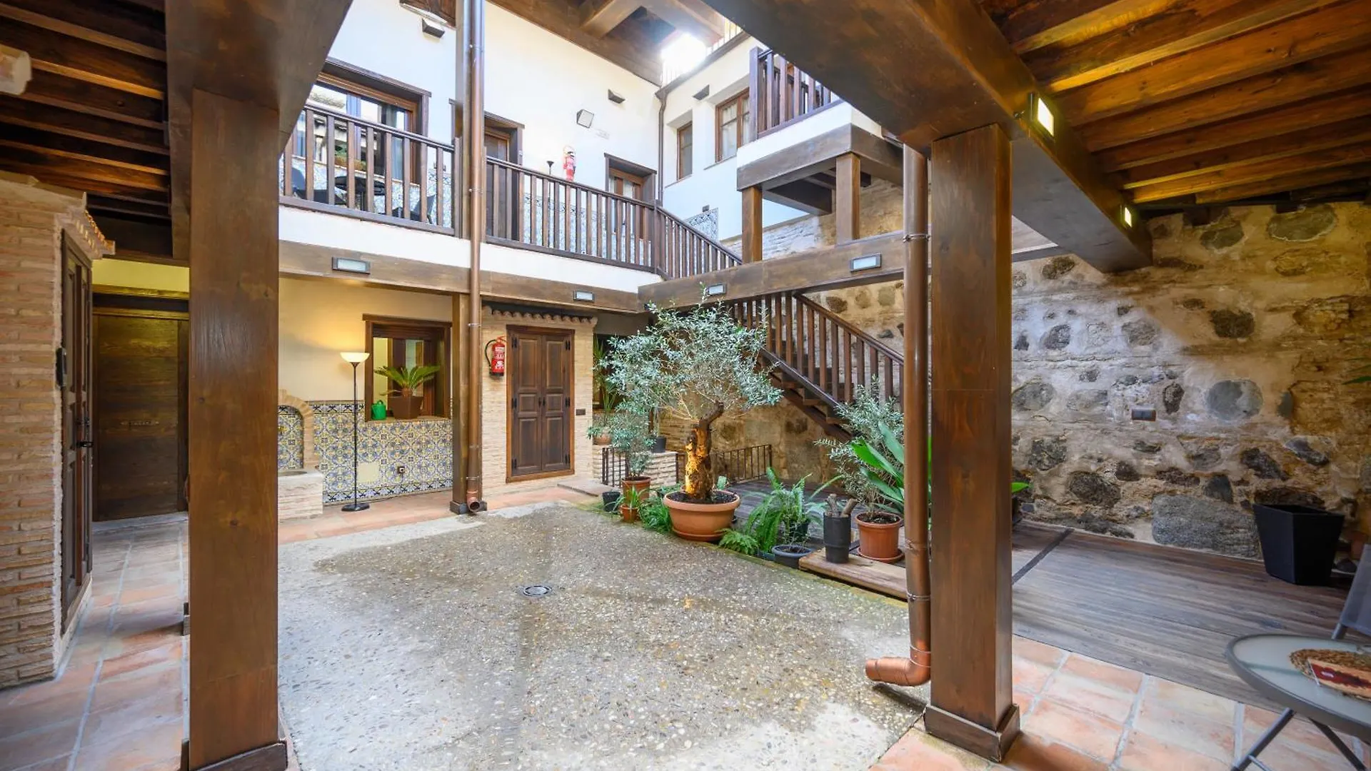El Patio De Toledo Apartment